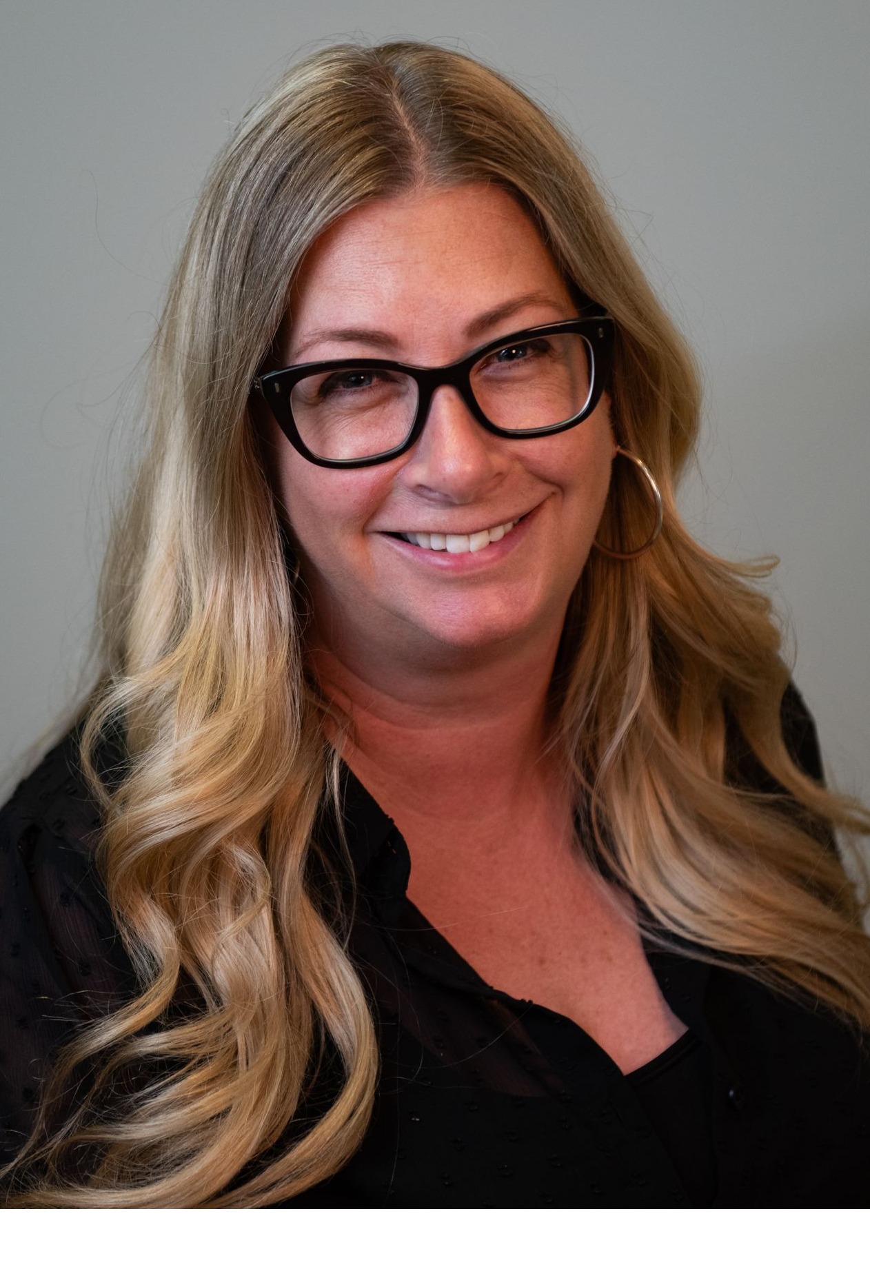 Leslie Nardoni - Nail technician/Nail Dept. Manager photo