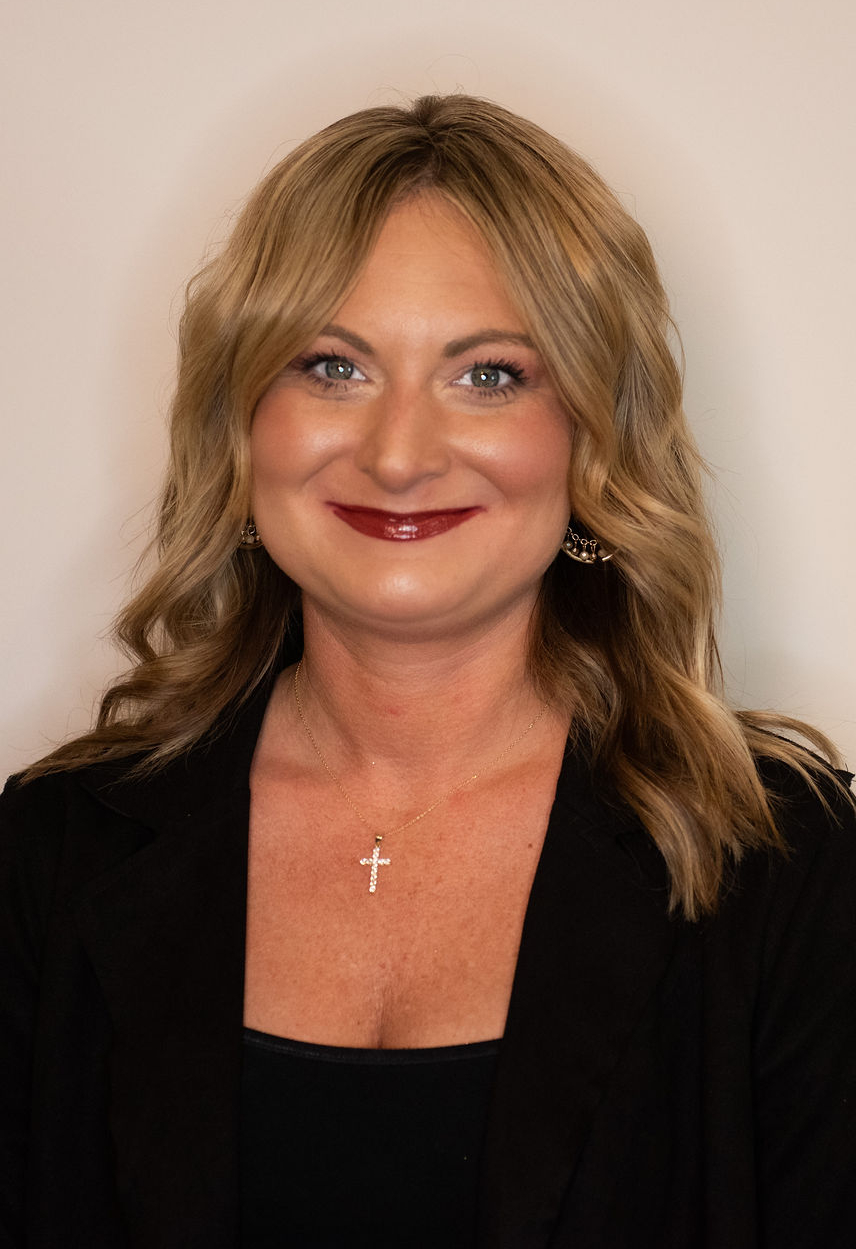 Amber Khozouie - Hairstylist photo